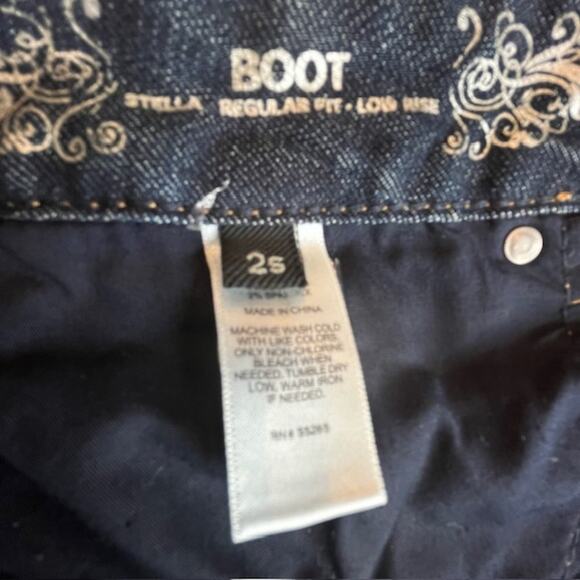 Express Low Rise Stella Regular Boot Cut Jeans Size 2 Short - Picture 6 of 12